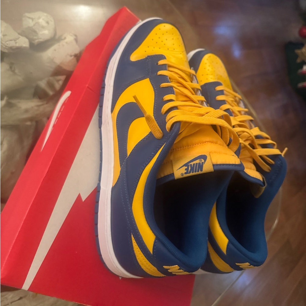 UCLA Dunks
